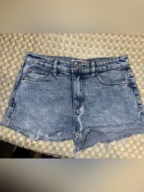 Short Denim Shorts-like new !!